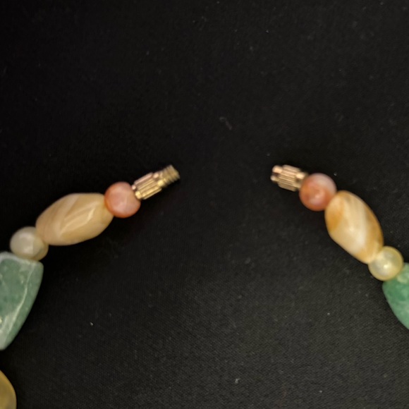 BEAUTIFUL NATURAL STONE MIXED AGATE NECKLACE - Picture 3 of 7